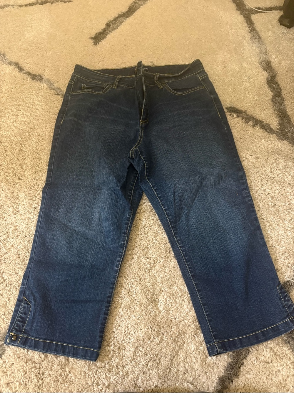 Bandolino Men's Relaxed Indigo Blue Crop Jeans